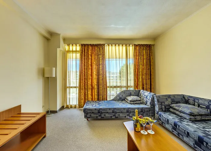 Club Sunny Szálloda 4*